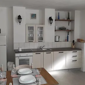 https://apartment-loparina.primorje-gorskikotar.com